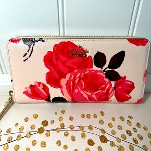 COPY - Kate spade wallet zip around closure. NWT